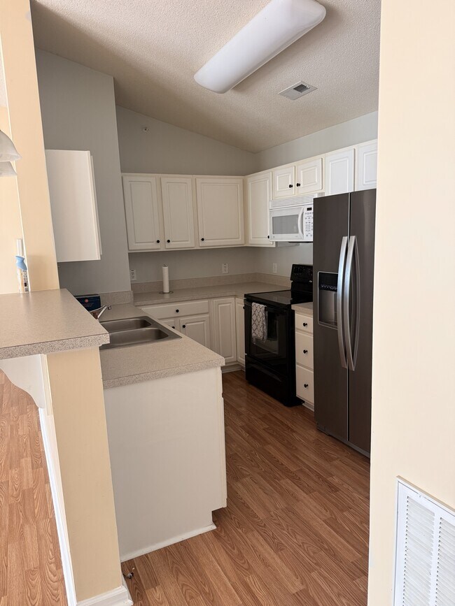 Foto del edificio - 3485 Forestdale Dr