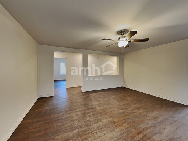 Foto del edificio - 309 W Vuelta Friso