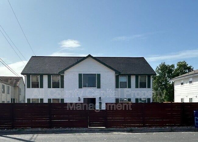 Foto del edificio - 3413 Willowrun Dr