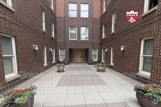 Building Photo - 1630 N Clarkson St