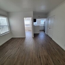 Building Photo - 5944 Melrose Ave
