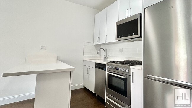 Building Photo - EAST 65 STREET