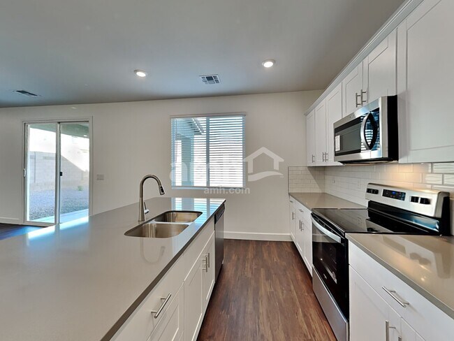 Building Photo - 9766 N Camino Benicardo