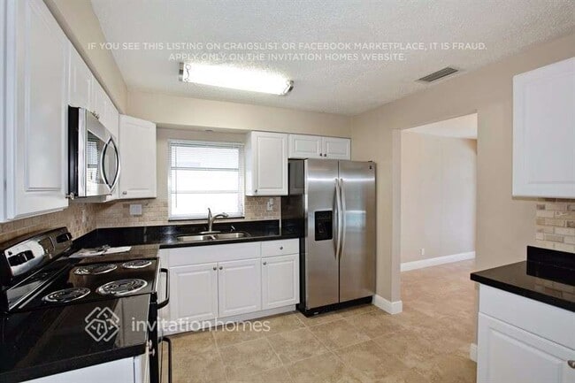 Foto del edificio - 4051 NW 93rd Ave