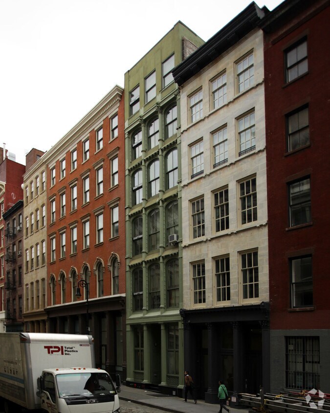 Primary Photo - 18 Mercer St