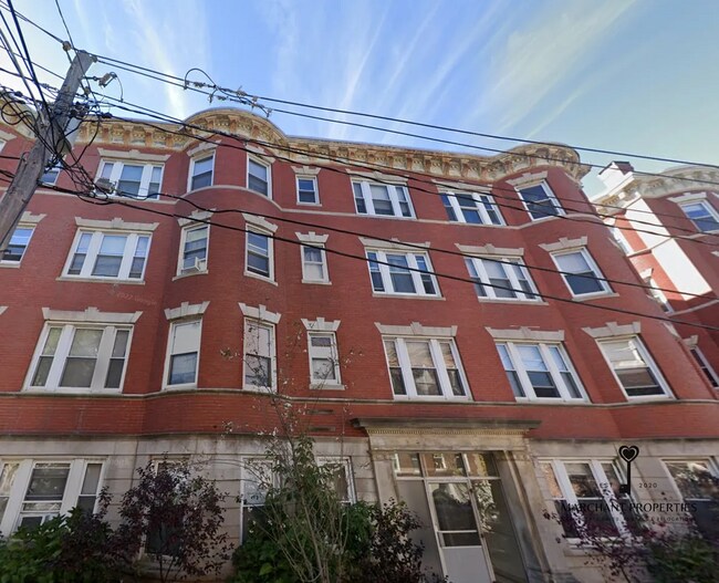 Foto del edificio - 208 Winthrop Rd