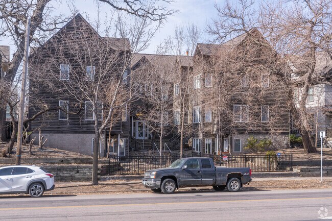 Foto del edificio - 2406 Lyndale Ave S