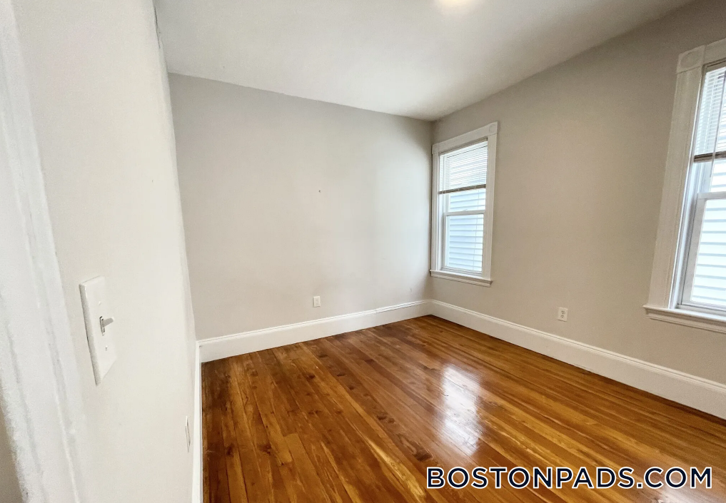 Foto principal - 108 Buttonwood St