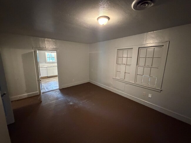 Building Photo - 3120 Desoto St