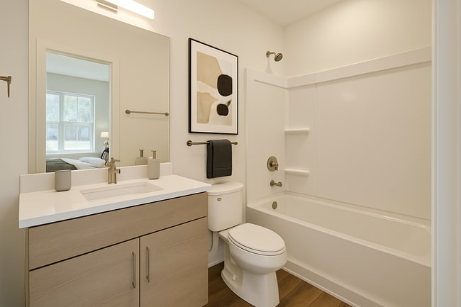 Building Photo - 1024 Red Roses Ave