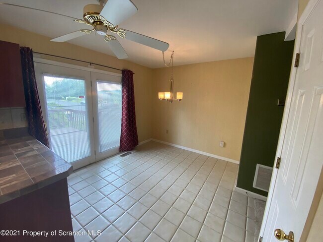 Foto del edificio - 32 Briarwood Way