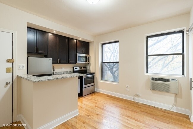 Building Photo - 1430 N Dearborn Pkwy