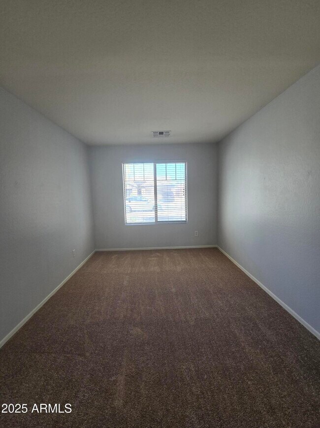 Foto del edificio - 3425 W Hidalgo Ave