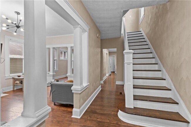 Building Photo - 635 W 29th St