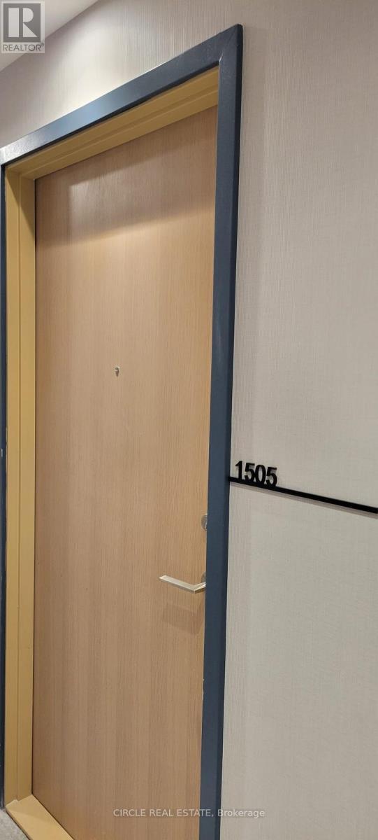 Photo du bâtiment - 395 Square One Dr