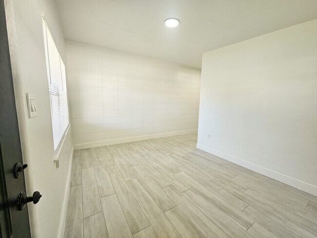 Sala de estar - 1105 E South St