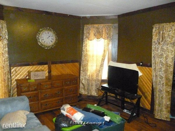 Building Photo - 3 br, 1 bath Apartment - 125 Perry Ave