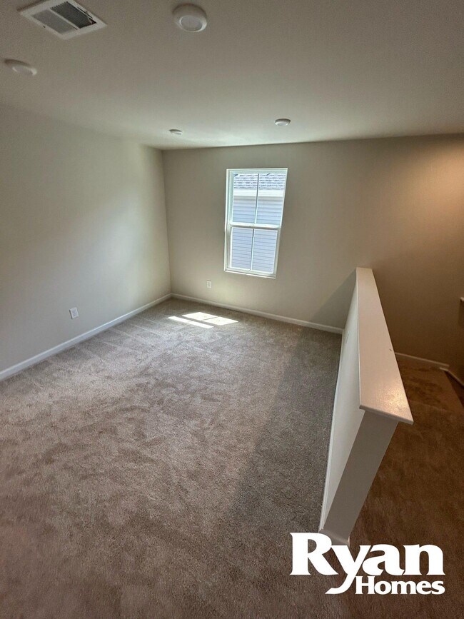 Building Photo - 134 Grove Hill Ter