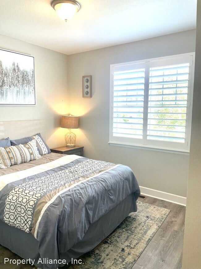 Foto del edificio - 5 br, 3 bath House - 24064 E. Euclid Avenue