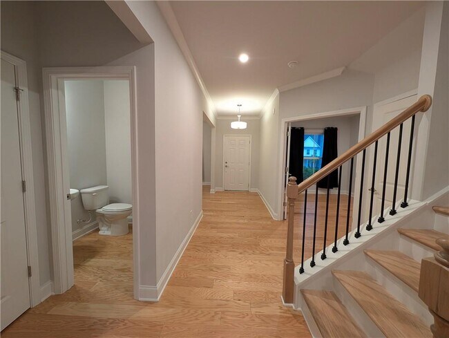 Foto del edificio - 406 Riverclub Rd
