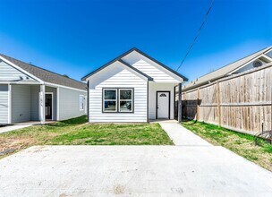 Building Photo - 16978 W Hammon