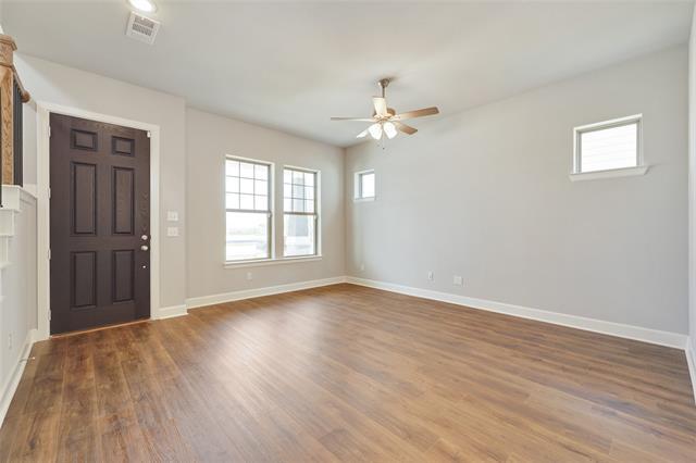 Foto del edificio - 14421 Walsh Ave