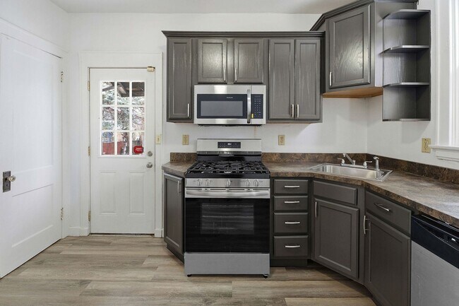 Foto del edificio - West Price Hill- Adorable 2 bedroom 1 Bath