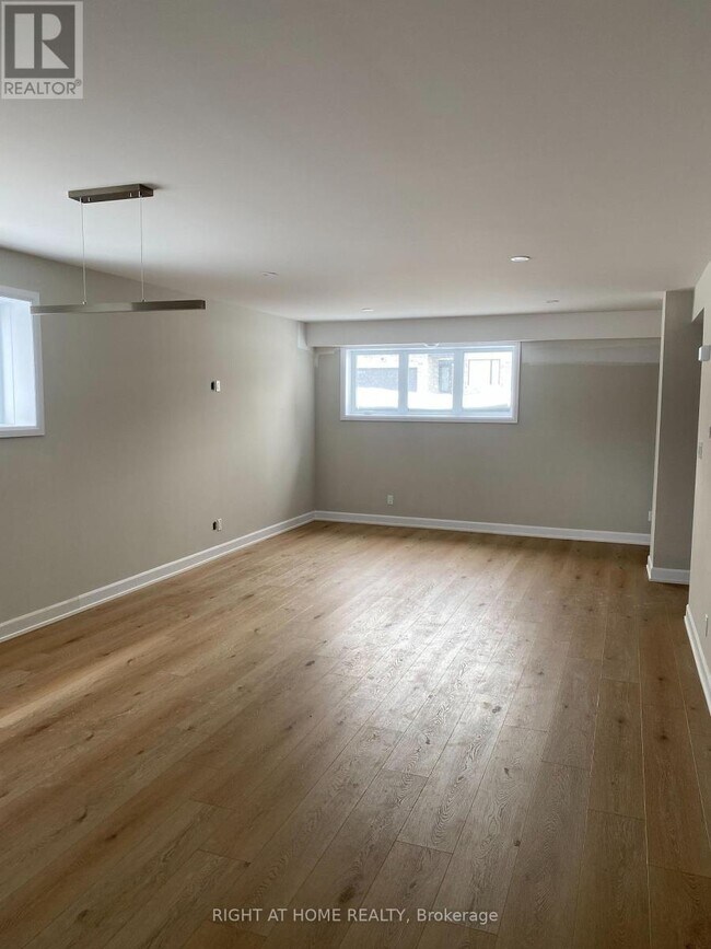 Building Photo - 914 Cologne St