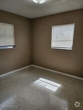 Building Photo - 1407 Juddale St E
