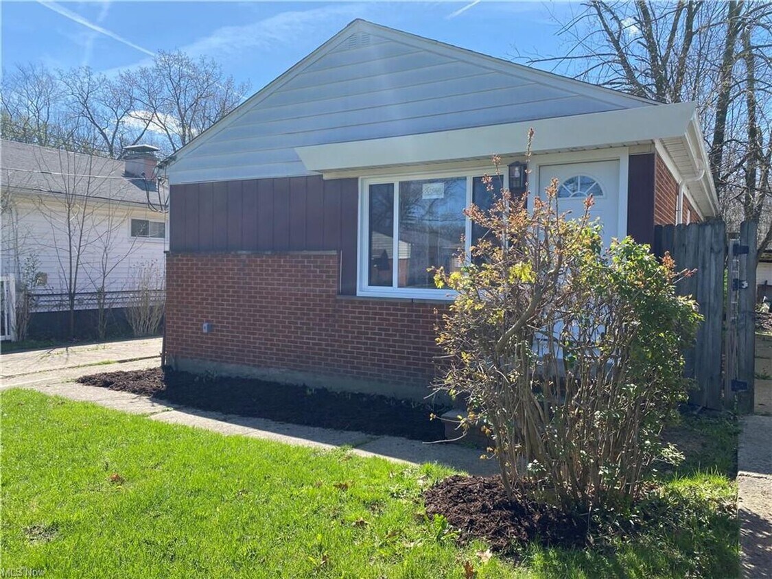 Primary Photo - Renovated 3 Bedroom Home with 2 Full Baths