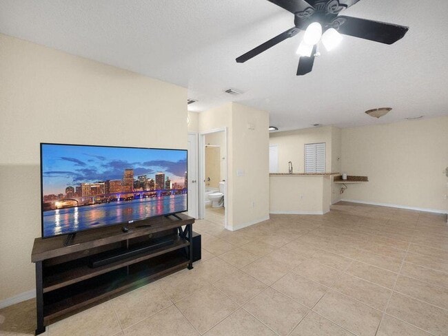 Foto del edificio - 148 SW Peacock Blvd
