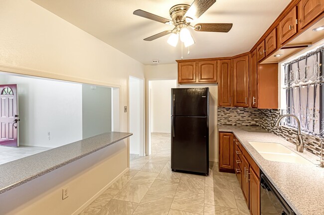 Building Photo - Beautiful Updated Home!