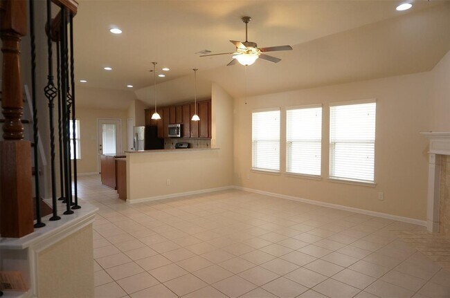 Foto del edificio - 23723 Lucas Creek Dr