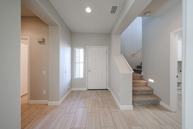 Building Photo - 16039 N 19th Dr
