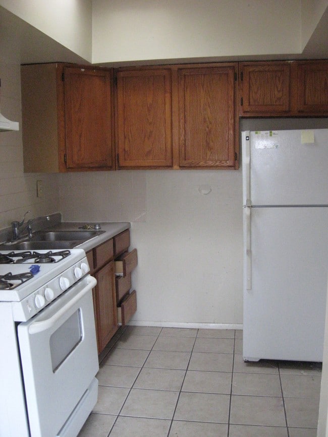 Building Photo - 443 N Jackson St