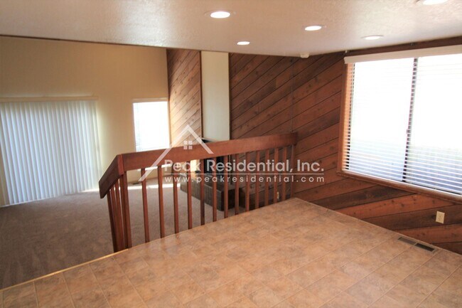 Building Photo - 3 br, 3 bath House - 6988 Carreta Lane