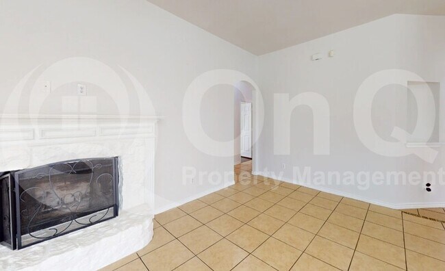 Building Photo - 2217 Trickling Creek Dr