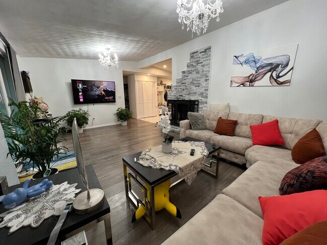 Building Photo - 15 Colgate Rd