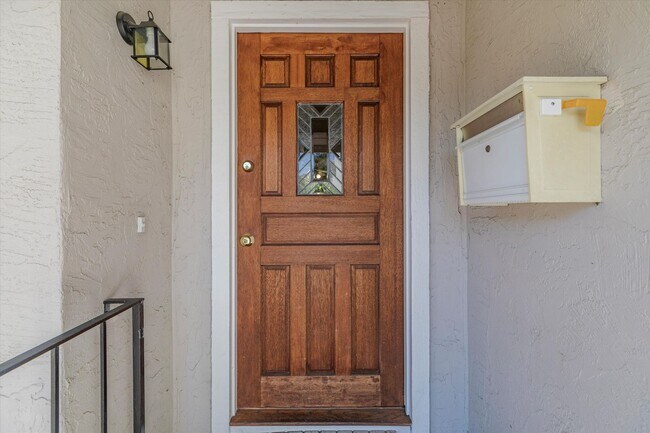 Building Photo - SPACIOUS SINGLE FAMILY HOME FOR RENT IN SU...