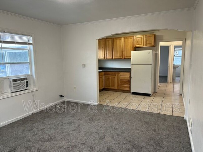 Building Photo - 2564 Porter Ave