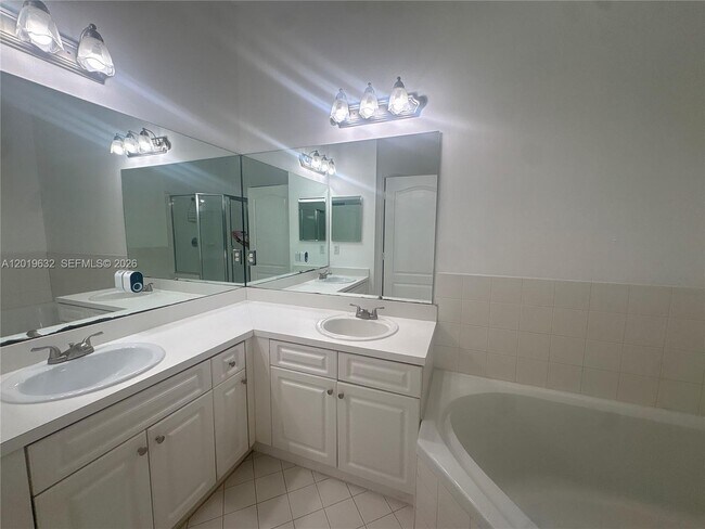 Building Photo - 21485 SW 90th Pl