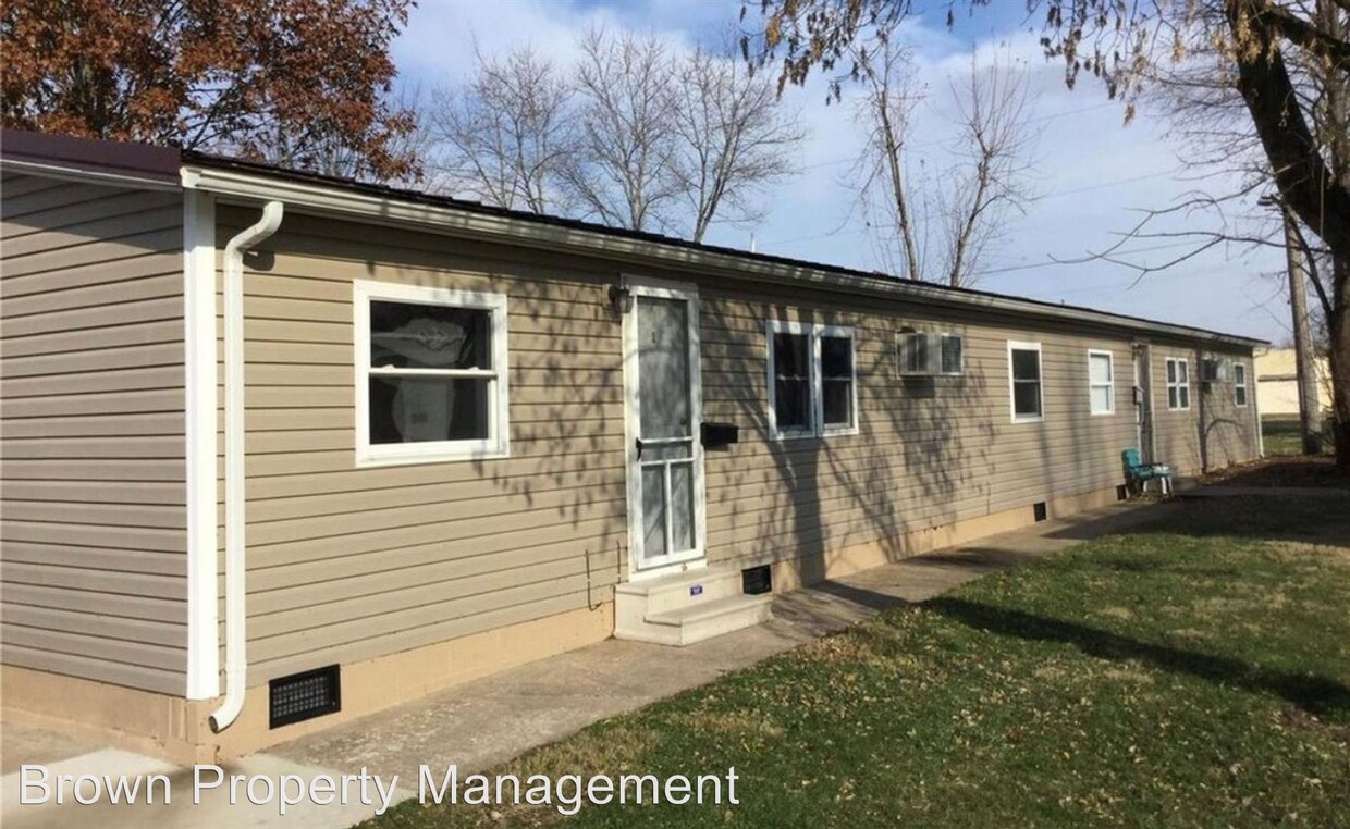 Primary Photo - 434-434 East Dr