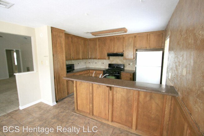 Building Photo - 3 br, 2 bath House - 1008 Crestwood