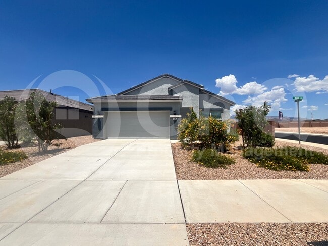 Building Photo - 12885 E Russo Dr
