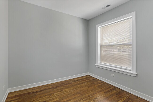 Foto del edificio - 7939 S Ada St