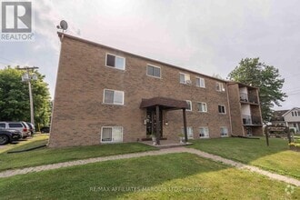 Building Photo - 9-120 MILITARY Rd