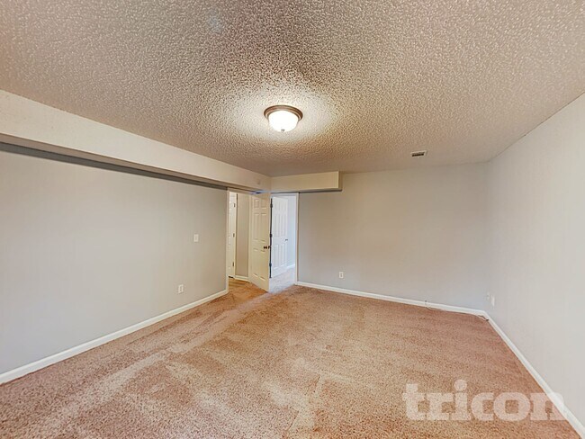 Building Photo - 227 Cheyenne Way