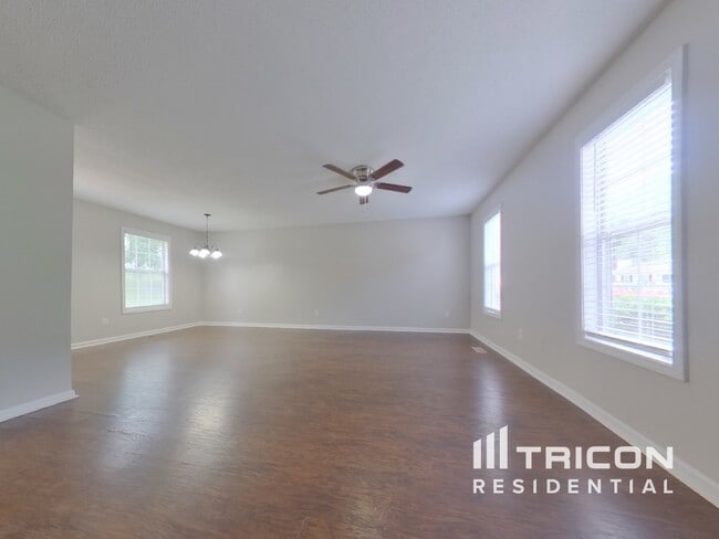 Building Photo - 114 Ivy Brook Dr