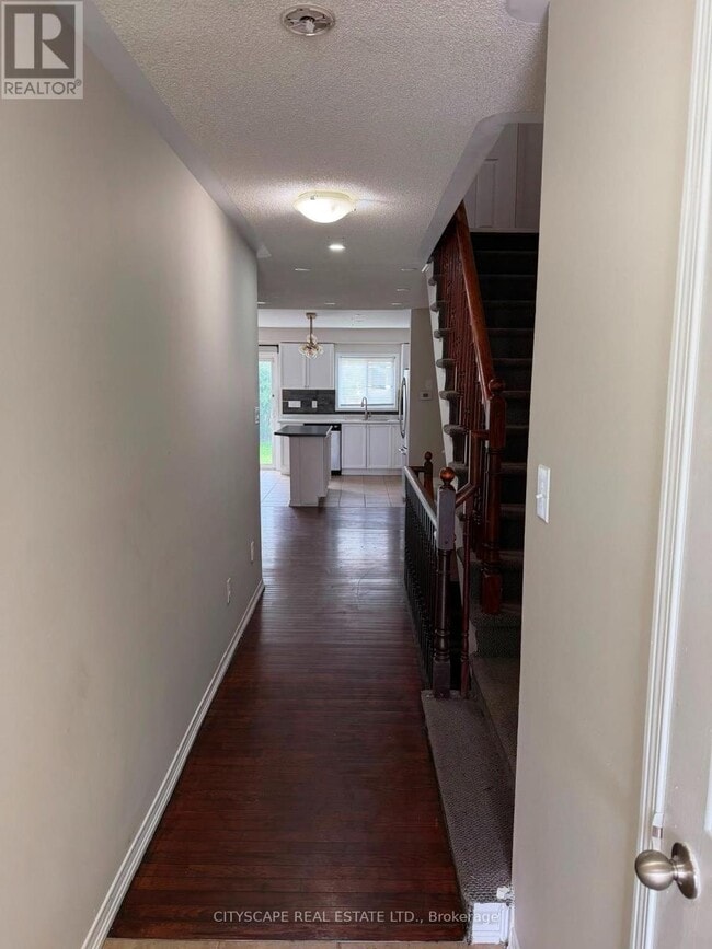 Building Photo - 5255 Palmetto Pl