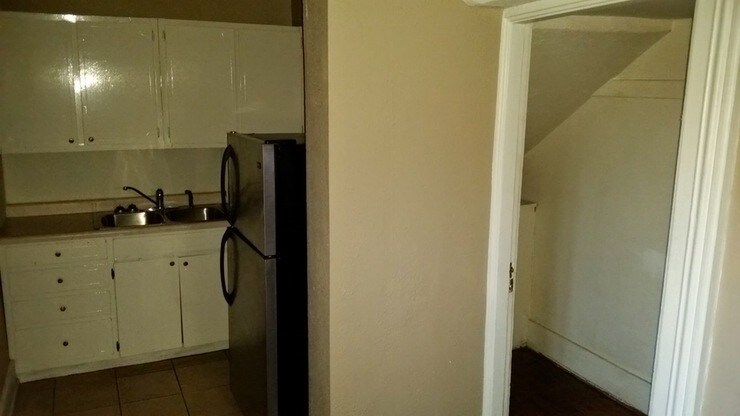 Primary Photo - 620 N Perry St